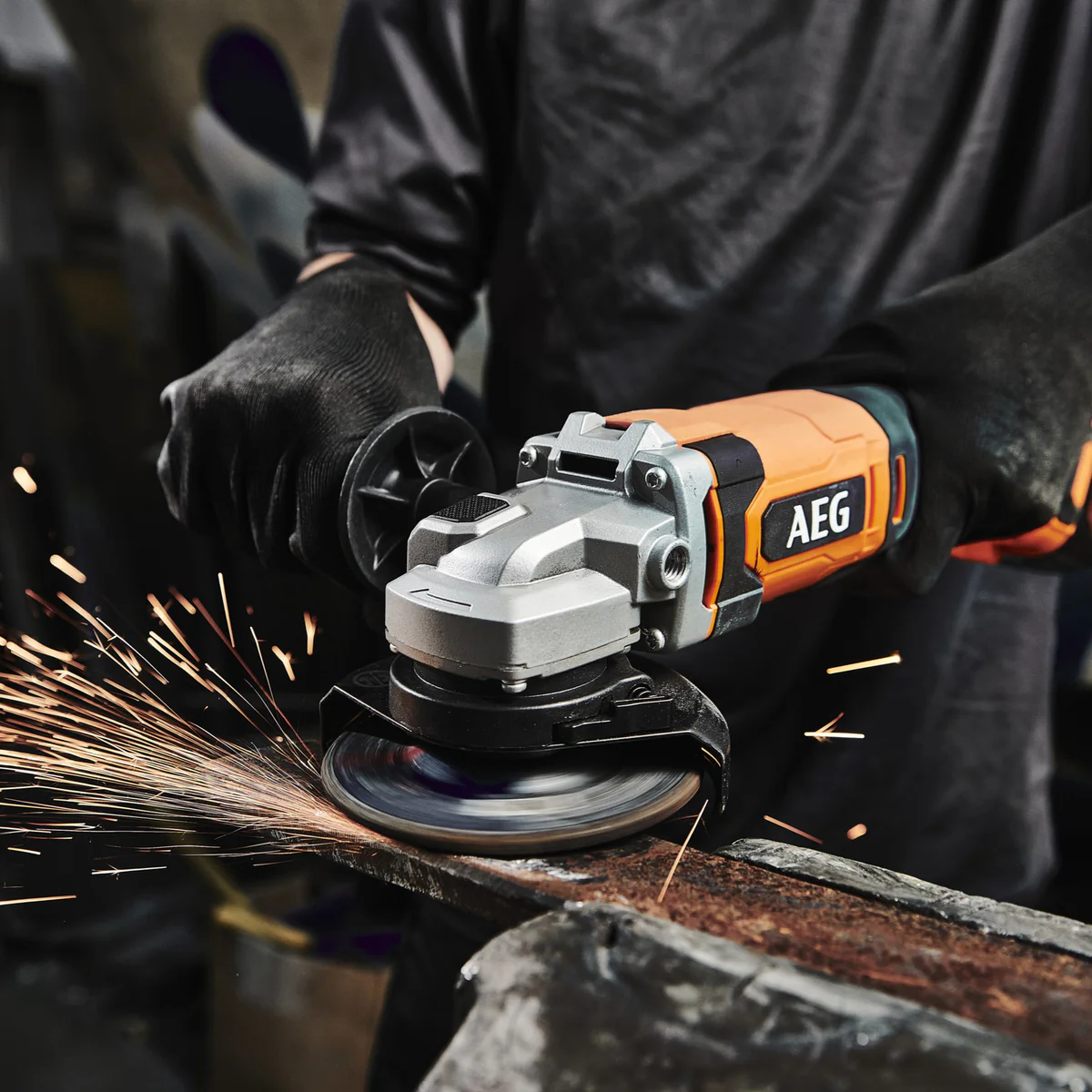 AEG 18V Angle Grinder Skin Only - 125mm - High Performance - Compact Design - Image 3