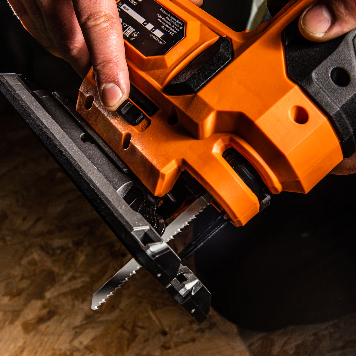AEG 18V D-Handle Jigsaw Skin Only - 3000 SPM - Precision Cutting - Image 4