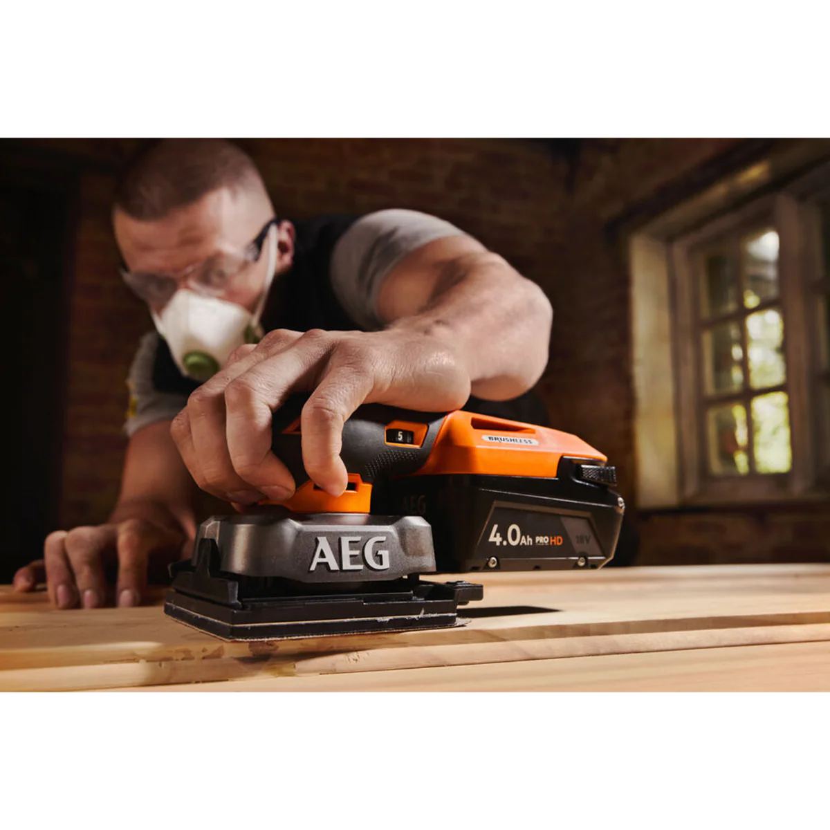 AEG 18V Sub Compact Sheet Sander Skin Only - 160mm x 109mm x 234mm - Precision Sanding Tool - Image 3