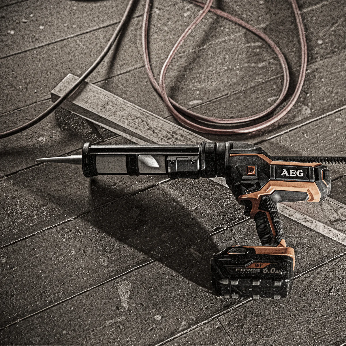 AEG Caulking Gun - 300ml/600ml - Skin Only - Anti-Drip Technology - Image 4