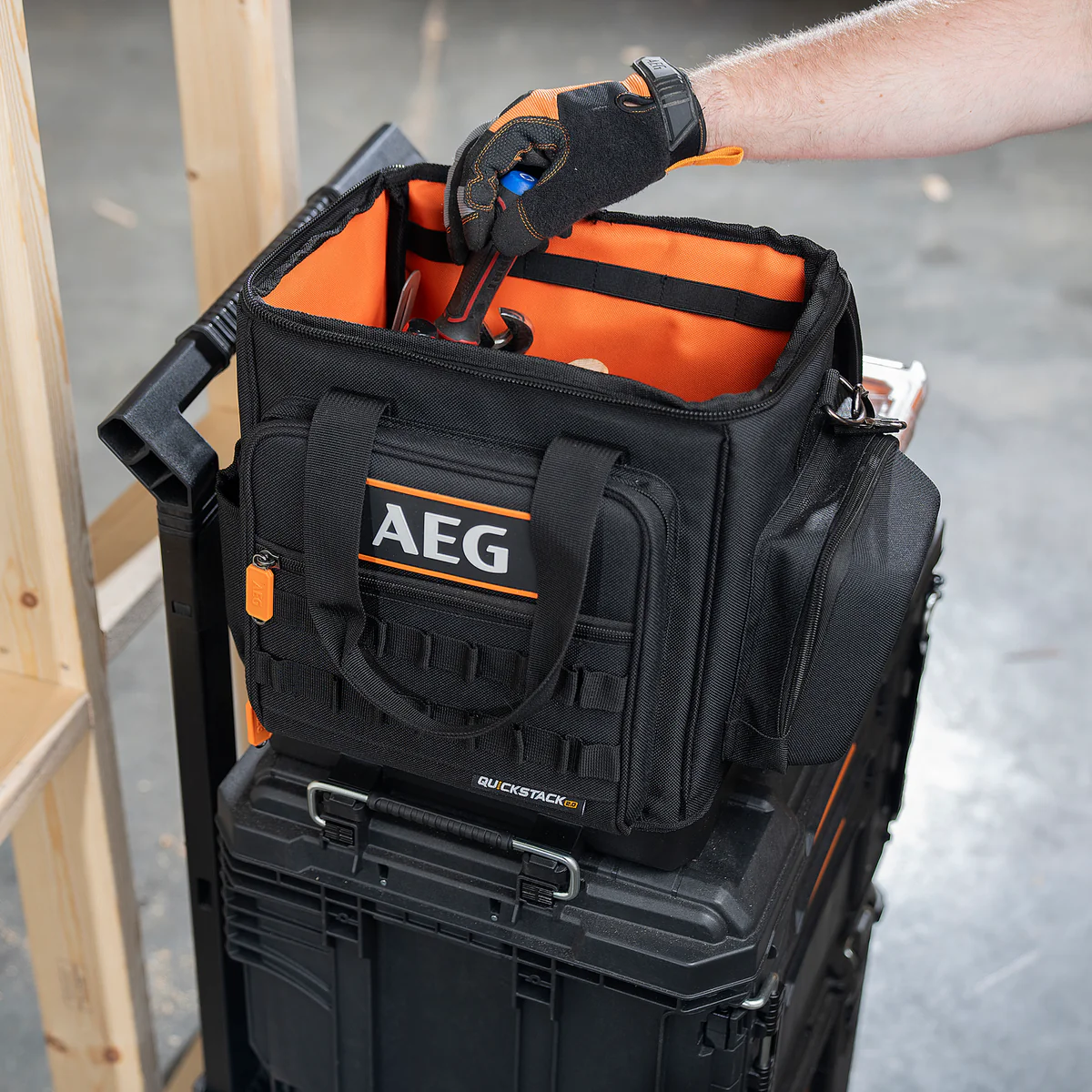 AEG Quickstack 2.0 Half Size Tool Bag - 33 Pockets - 250mm x 360mm x 380mm - Image 2