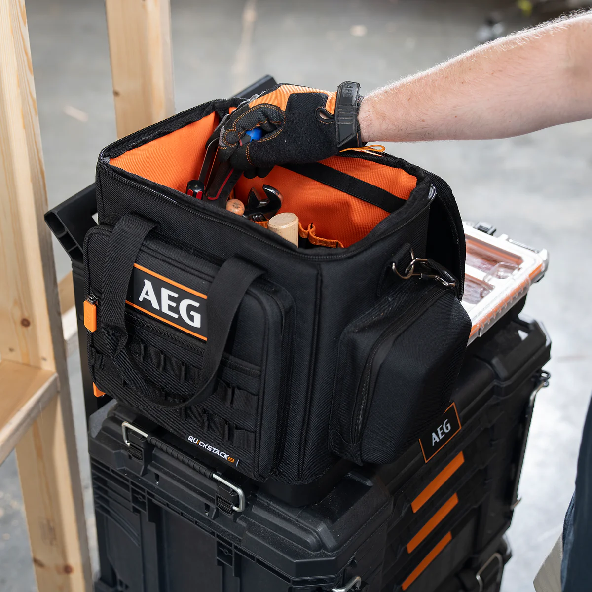 AEG Quickstack 2.0 Half Size Tool Bag - 33 Pockets - 250mm x 360mm x 380mm - Image 3