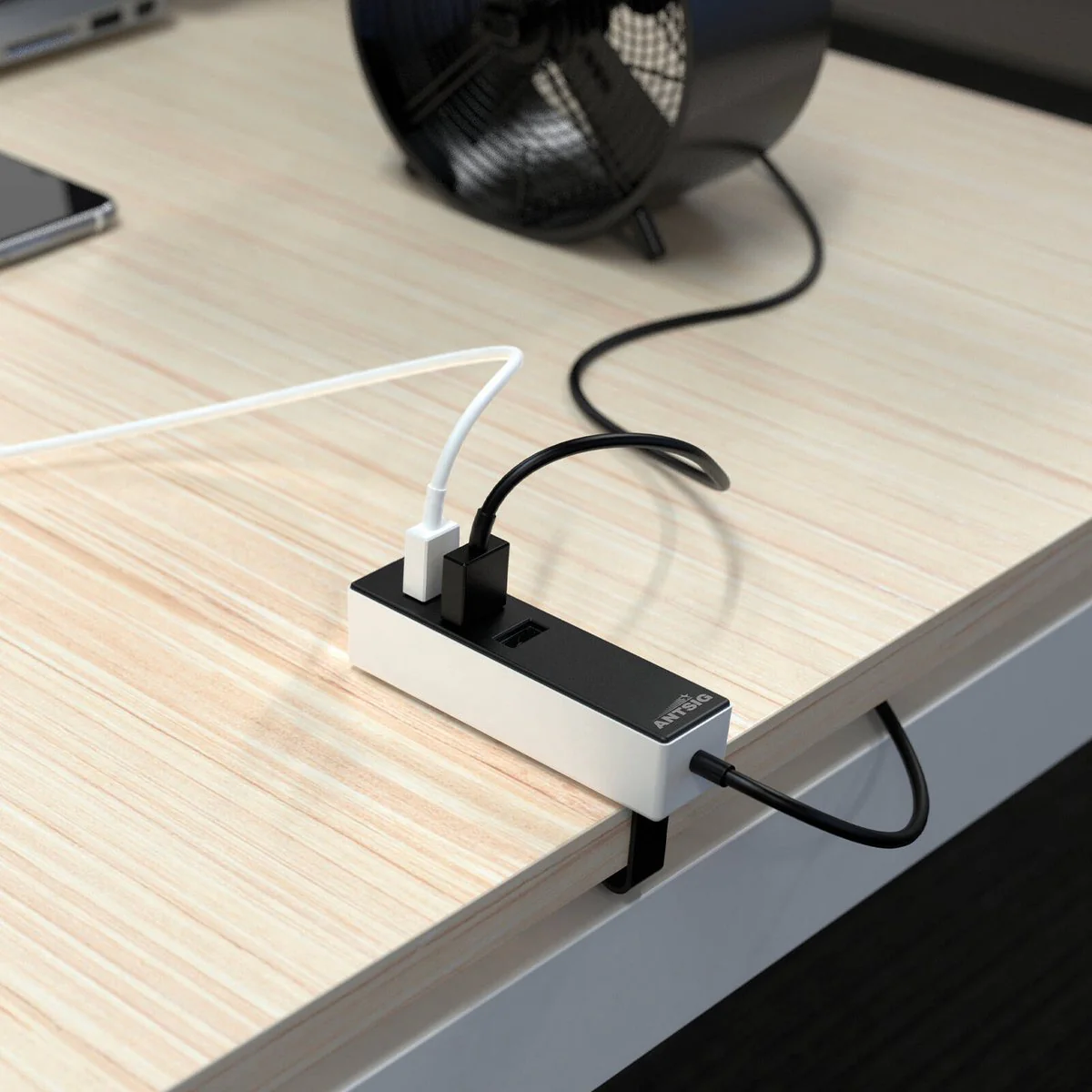 Antsig 3 Port USB Hub - 2x USB-A & 1x USB-C - 1.5m Cable - Black/White - Image 4