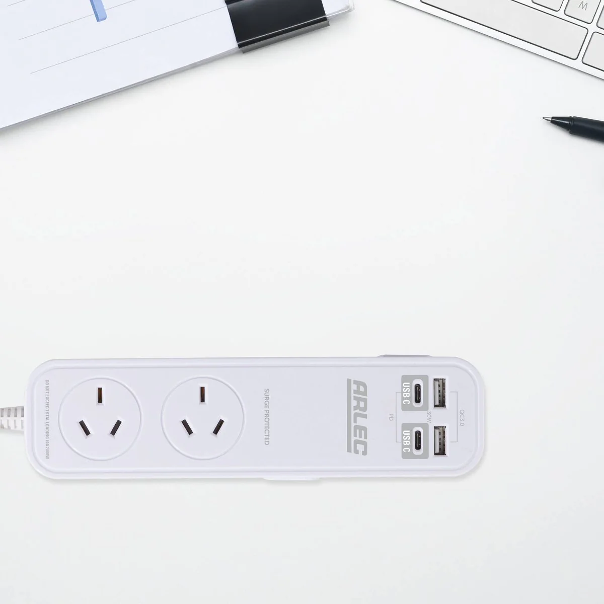 Arlec 2 Outlet Portable Powerboard - PD30W Rapid Charging USB - 55mm x 30mm x 205mm - White - Image 3