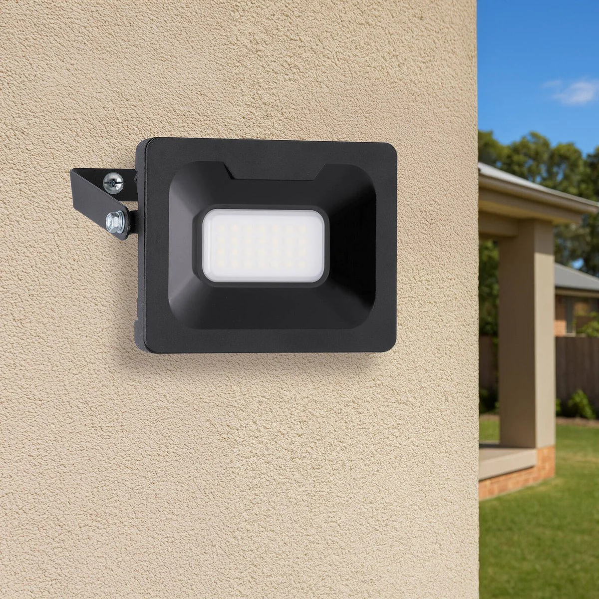 Arlec LED Security Floodlight - 20W - Aluminium - Weather Resistant - Image 3