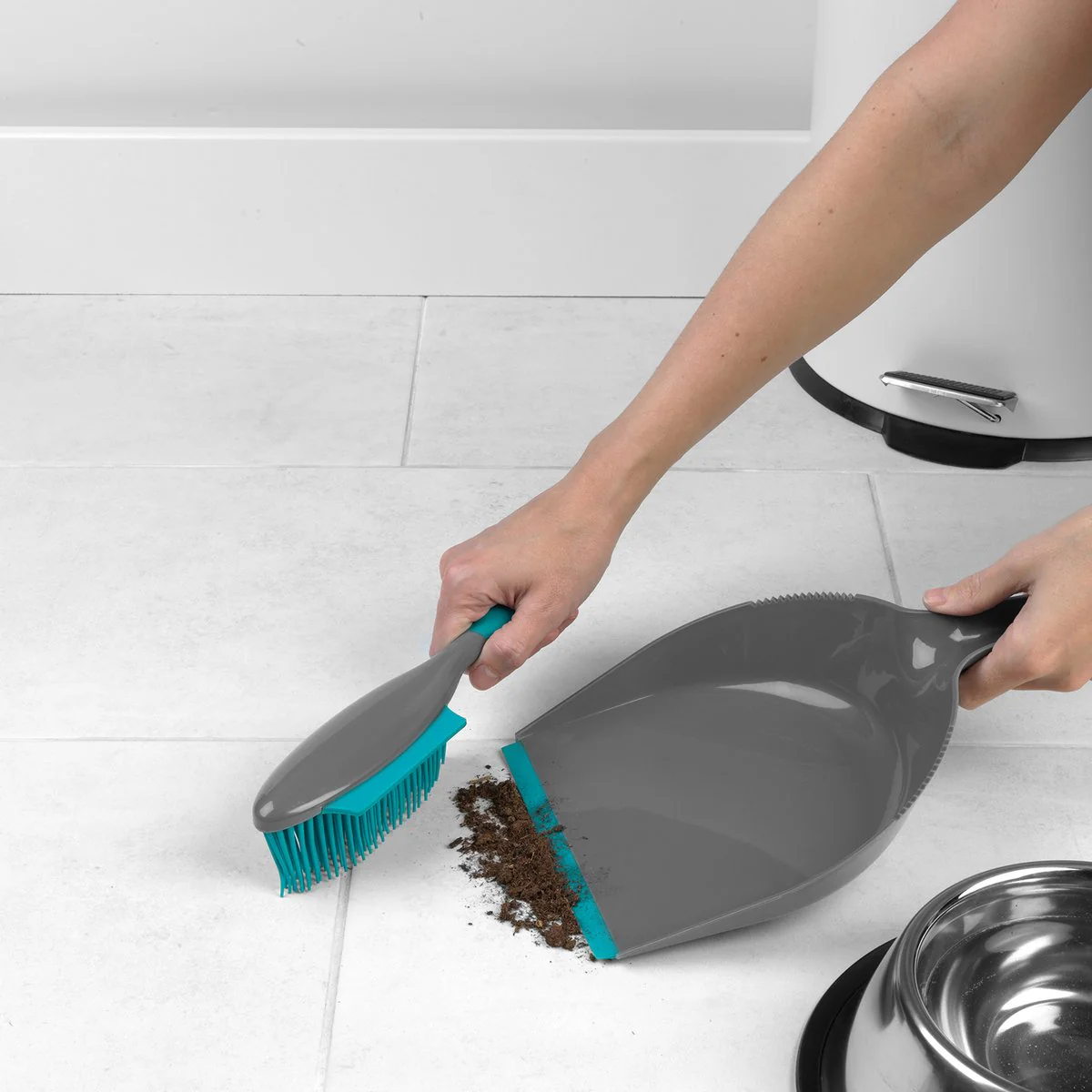 Beldray Pet Plus Dustpan and Brush Set - 305mm x 230mm - Compact Cleaning Solution - Image 5