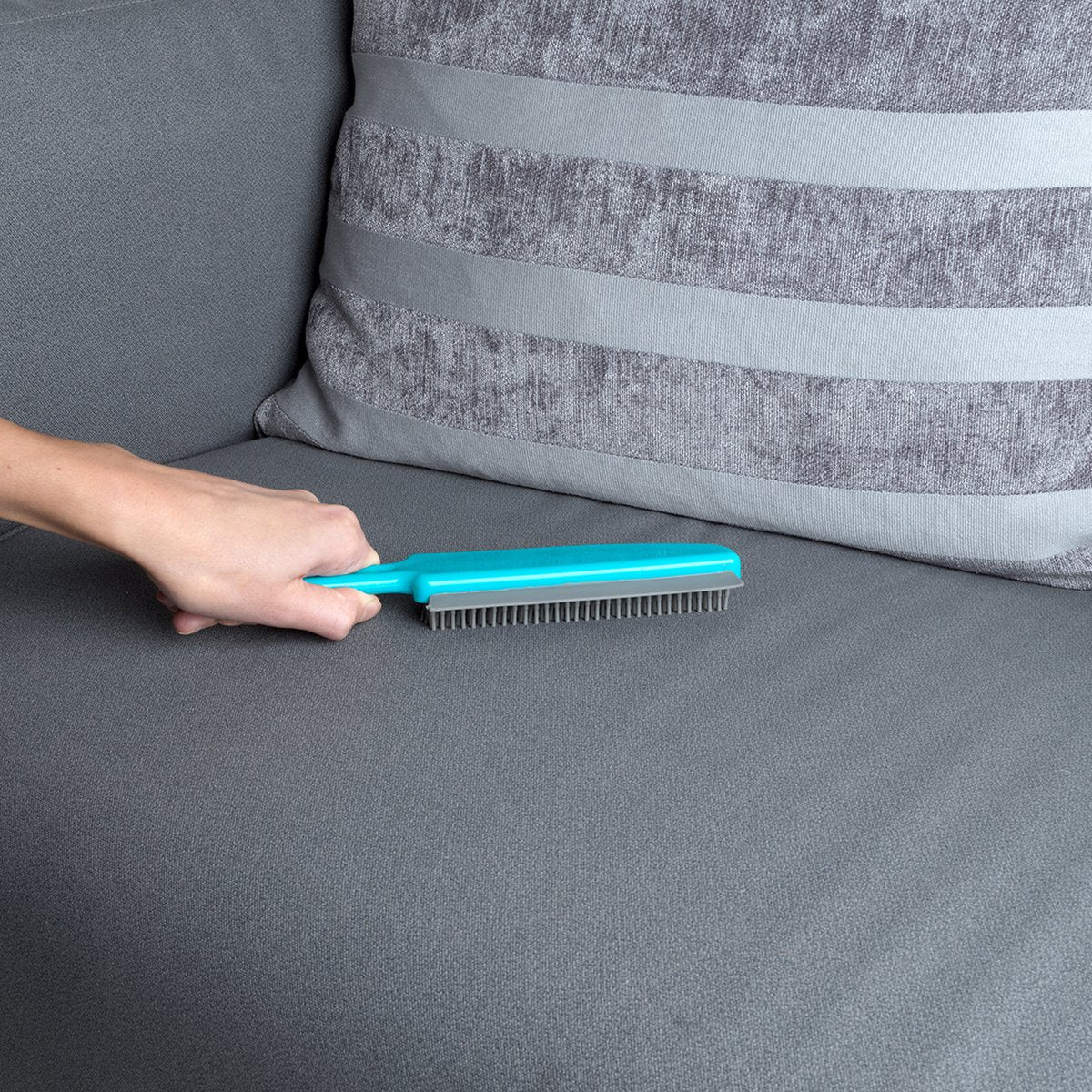 Beldray Pet Plus Upholstery Pet Brush - 295mm x 120mm - Durable Rubber Bristles - Image 3