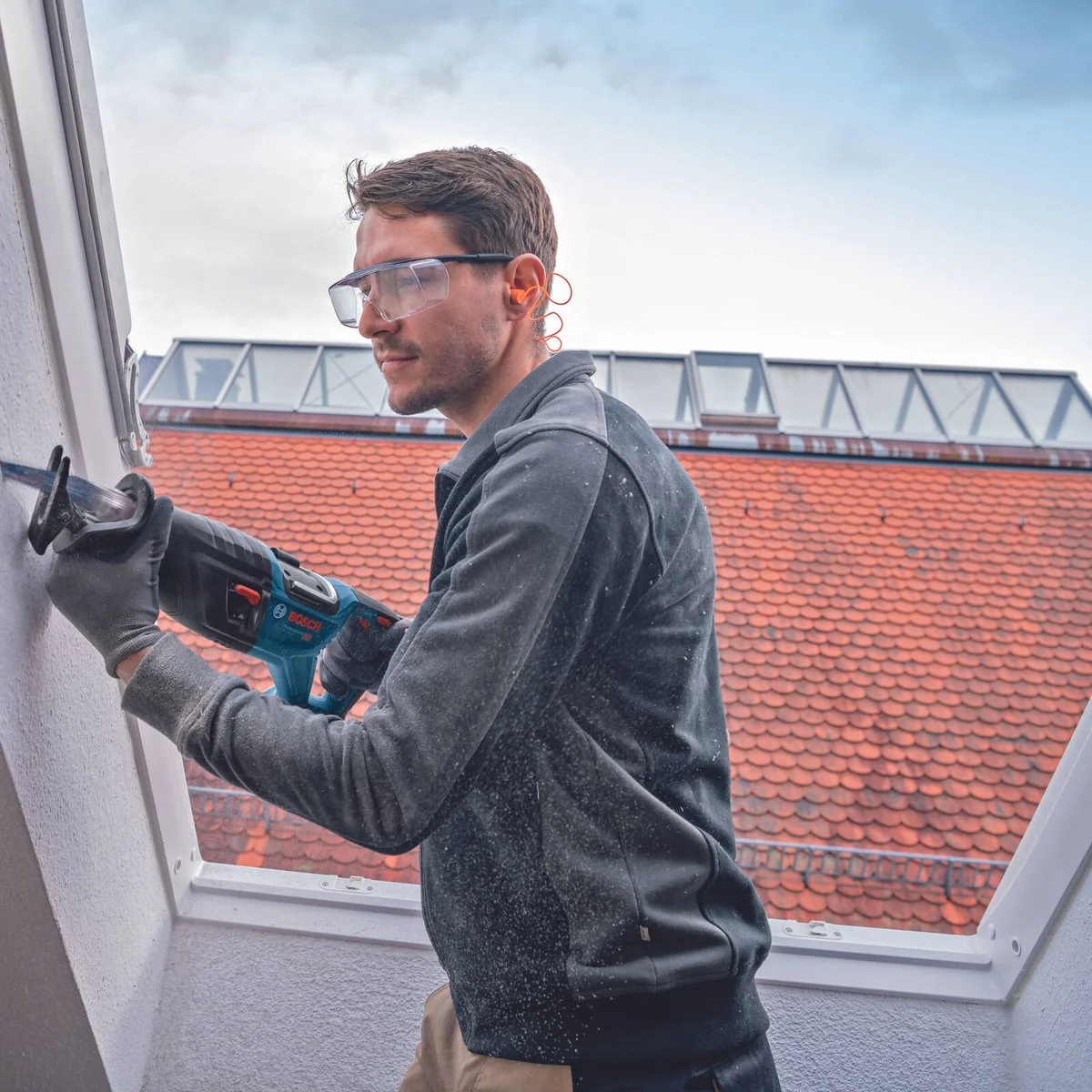 Bosch 18V Professional Biturbo Reciprocating Saw GSA 28mm - Skin Only - Lightweight - Toolless Blade Change - Image 2