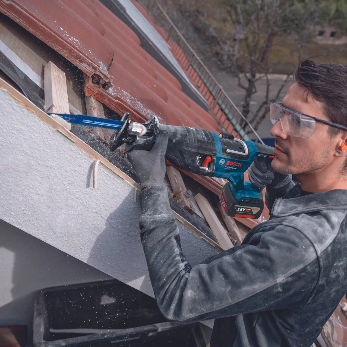 Bosch 18V Professional Biturbo Reciprocating Saw GSA 28mm - Skin Only - Lightweight - Toolless Blade Change - Image 4