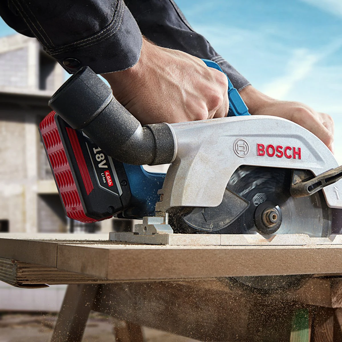 Bosch 18V Professional Circular Saw 165mm 5.0Ah Kit - Compact - Efficient Cutting - Image 2