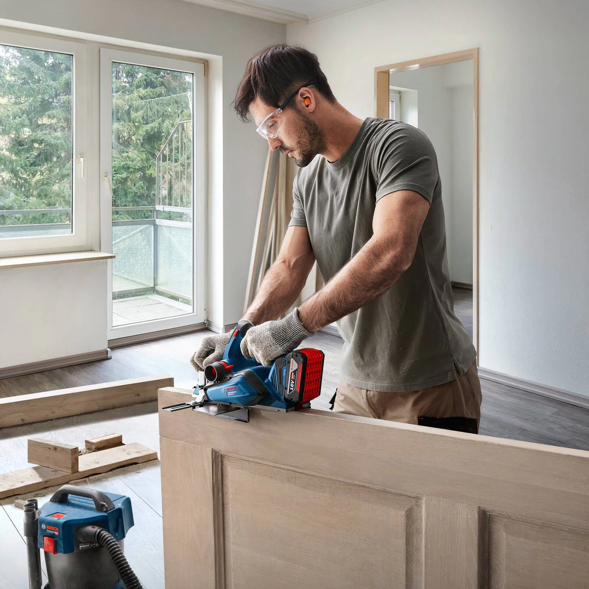 Bosch 18V Professional Planer Skin Only - 170mm x 205mm x 325mm - Precision Woodworking - Image 2