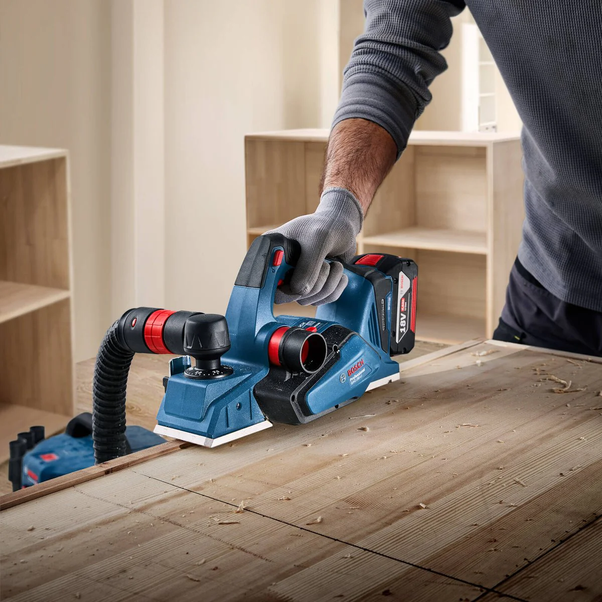 Bosch 18V Professional Planer Skin Only - 170mm x 205mm x 325mm - Precision Woodworking - Image 3