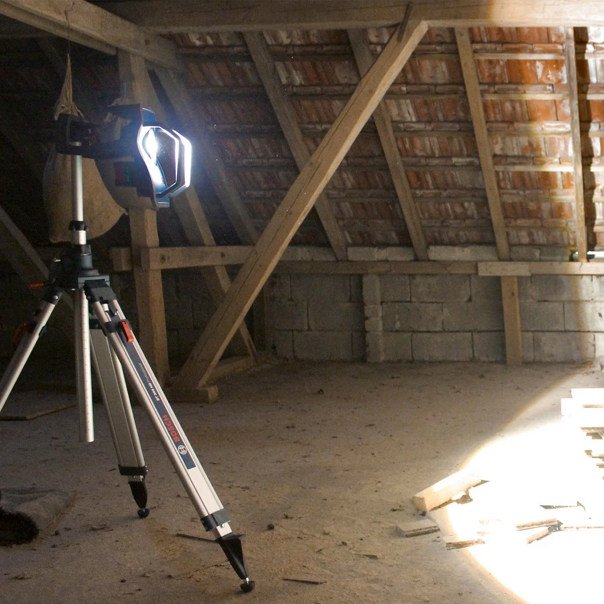 Bosch 18V Worklight - 4000lm - Metal - Bluetooth Control - Image 3
