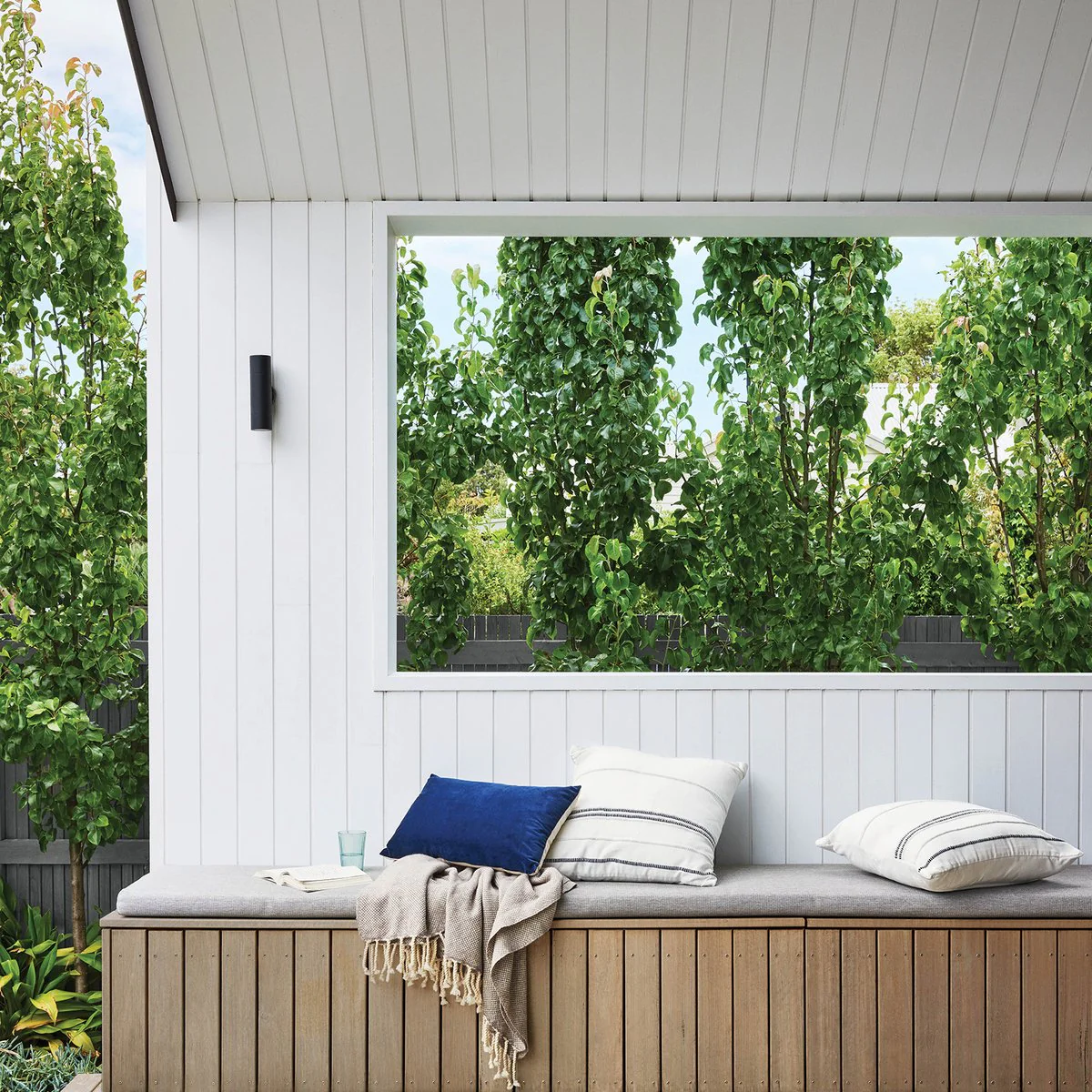 Cabot S Timbercolour Deck and Exterior Paint - 2L - White - Water Based - Self-Priming - Image 2