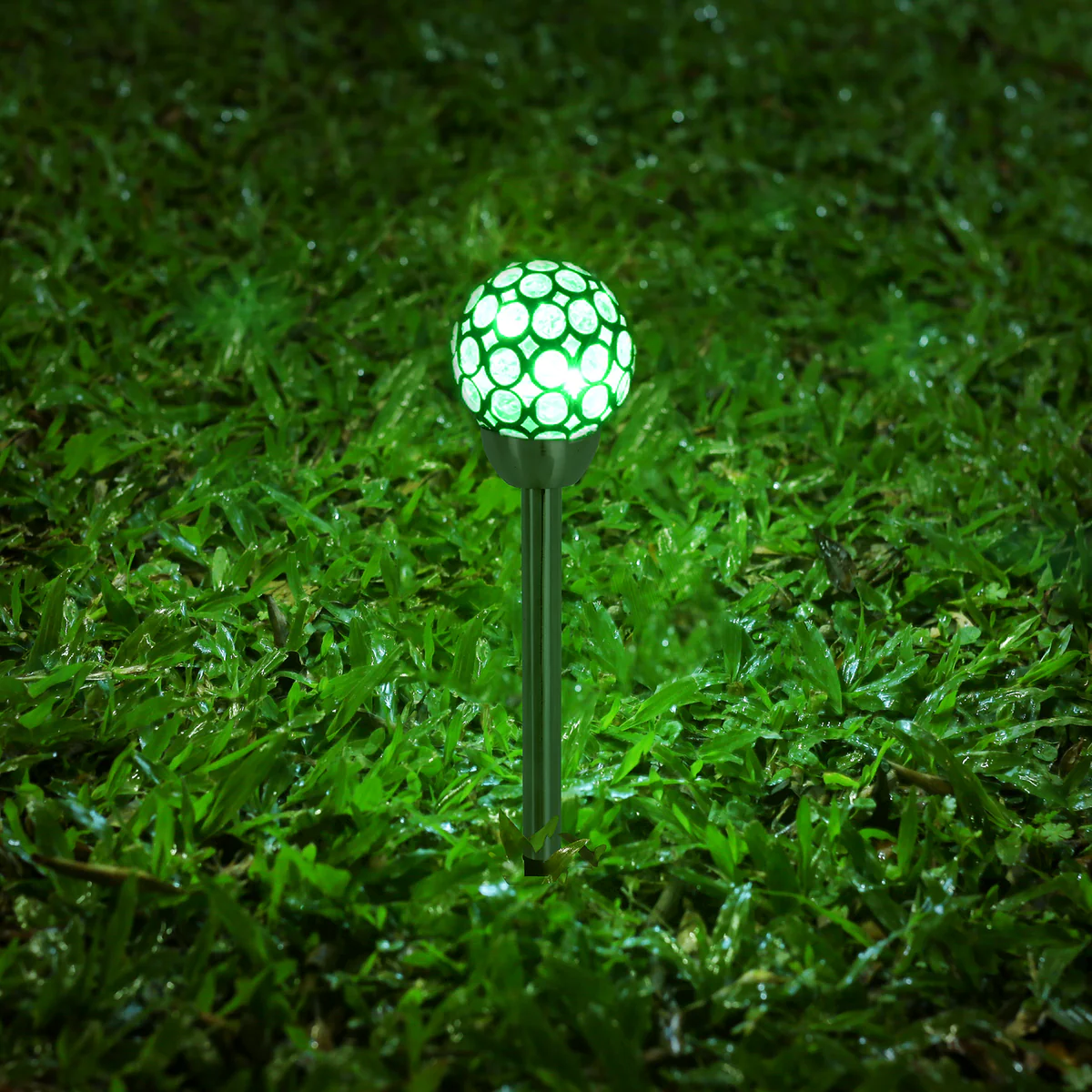 Click Crystal Solar LED Pathway Light - 80mm - Stainless Steel - Outdoor Use - Image 4