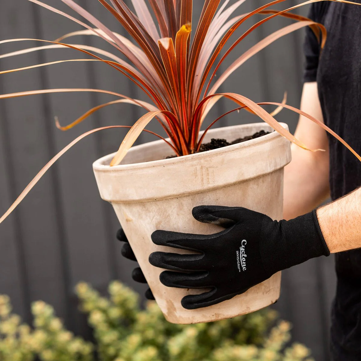 Cyclone Large Invisigrip Tough Gardening Gloves - Nitrile - Water Resistant - Anti-Slip Grip - 135mm x 315mm - Image 3