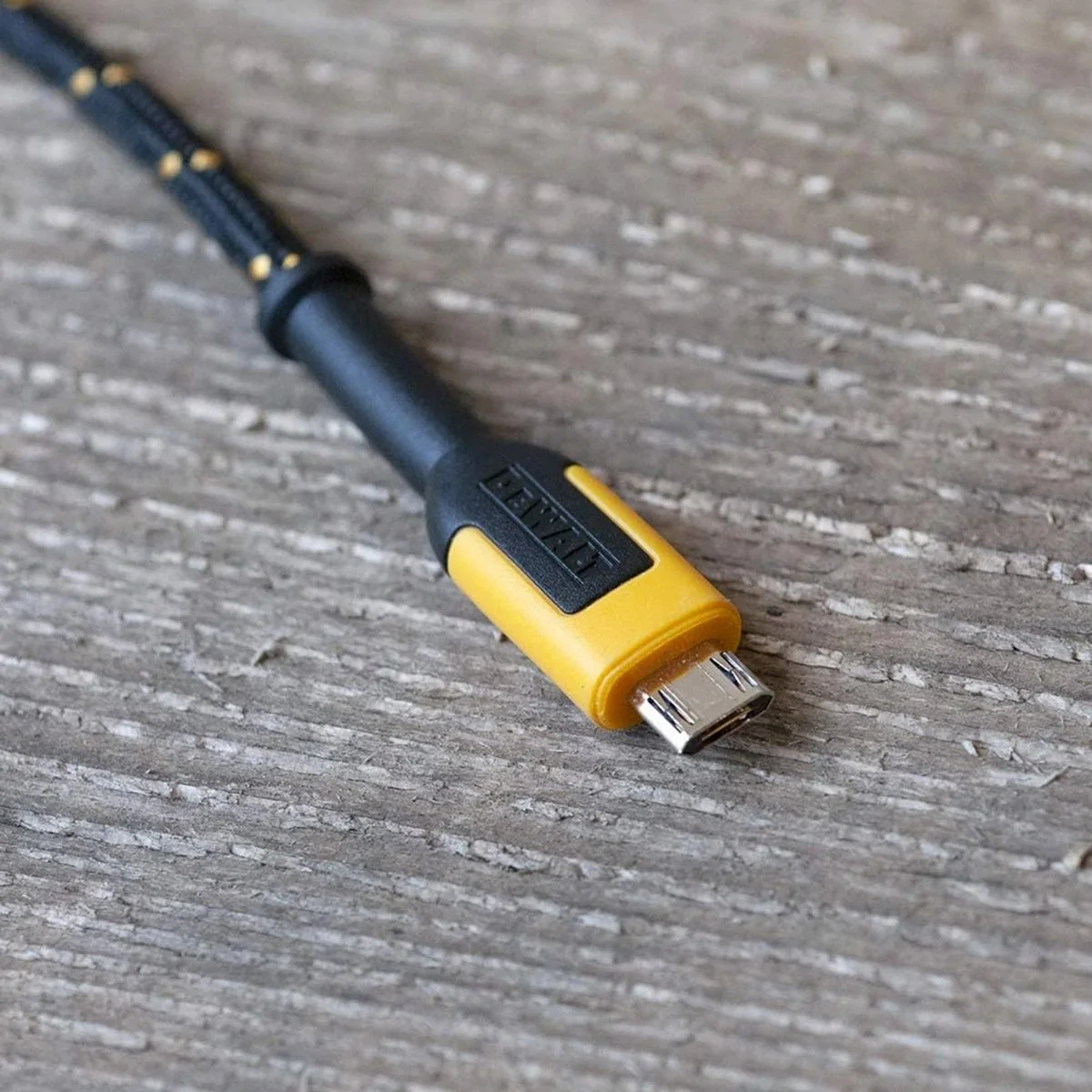 Dewalt 1.8m Micro USB to USB Charging Cable - Kevlar Reinforced, Durable - Image 5