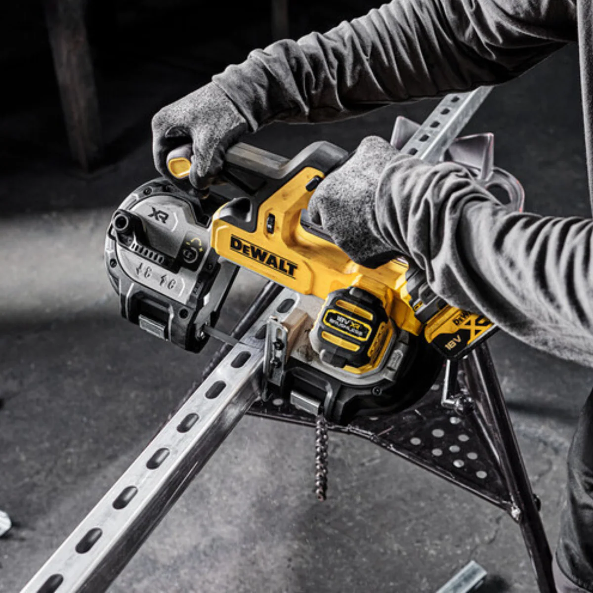 Dewalt 18V Cordless Bandsaw Bare Unit - 86mm Cut Capacity - Brushless Motor - Image 4