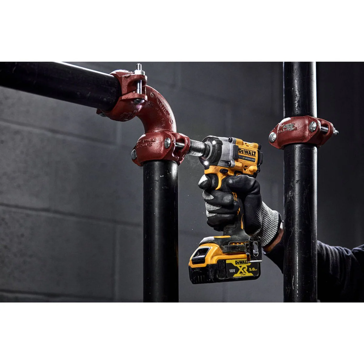 Dewalt 18V XR Cordless Brushless 1/2" Hog Ring Impact Wrench - 610Nm Torque - Compact 125mm - Image 5