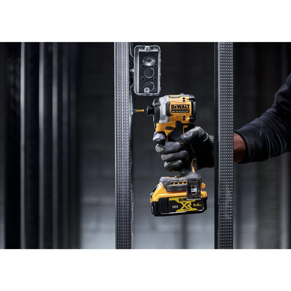 Dewalt 18V XR Li-Ion Cordless Brushless 3 Speed Compact Impact Driver - Image 3