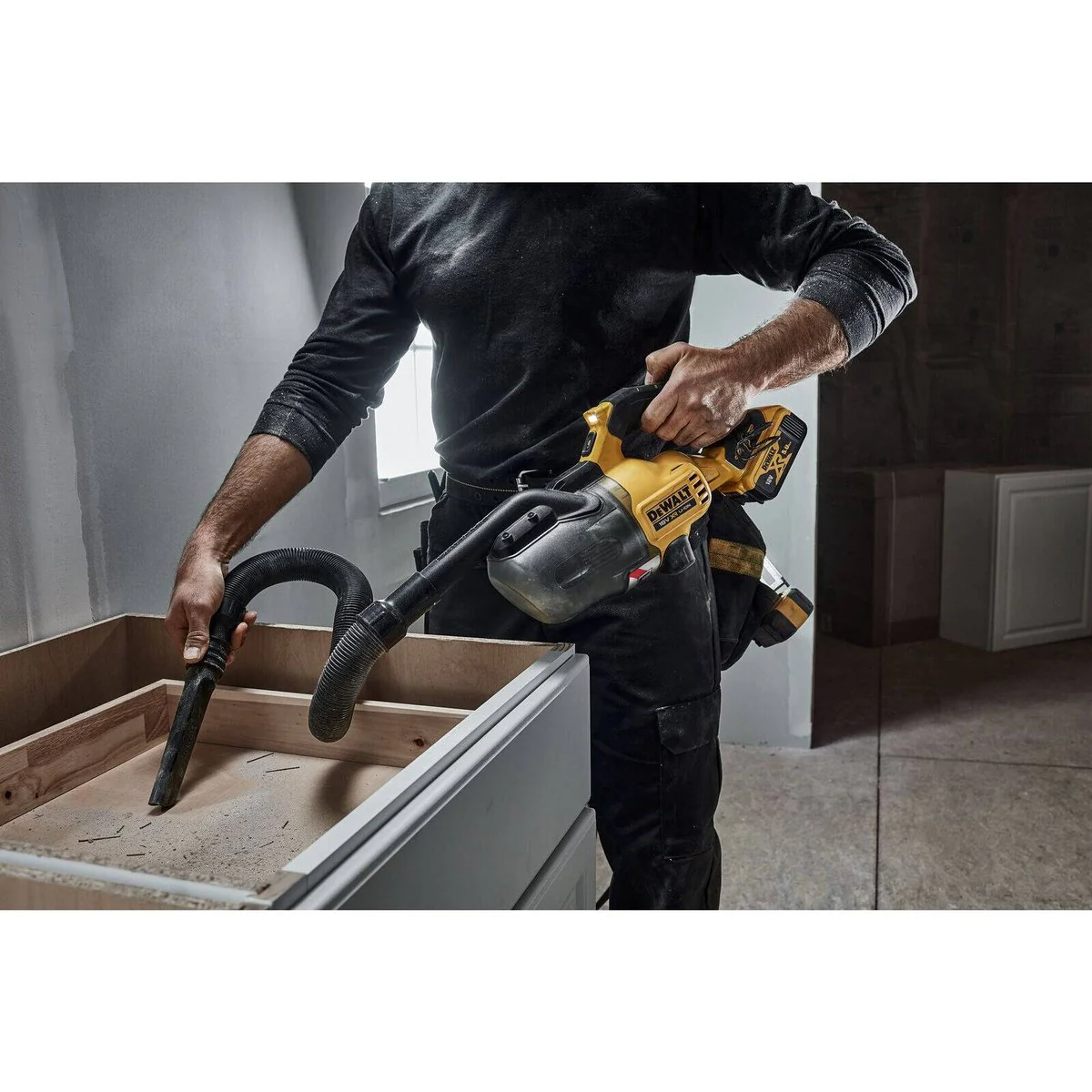 DeWalt 18V XR Li-Ion Cordless Handheld Stick Vacuum Skin Only - Image 5