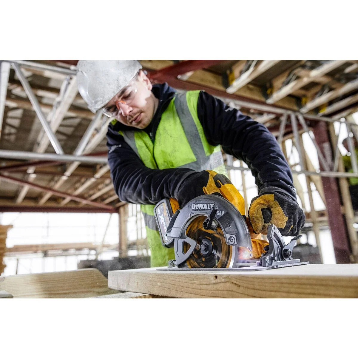 Dewalt Cordless Circular Saw - 54V - Skin Only - High Power Density - Image 3