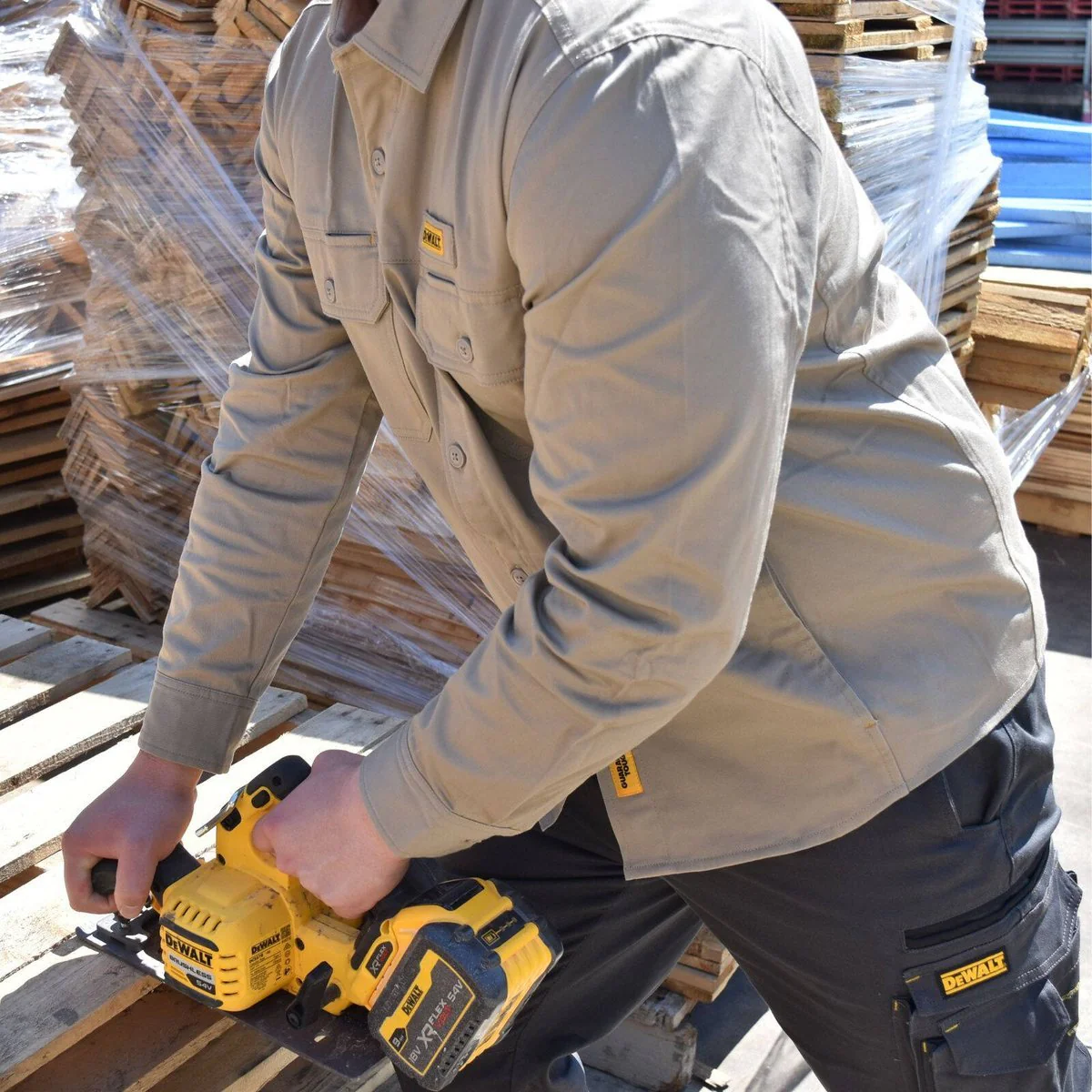 DEWALT Khaki Granite Long Sleeve Button Up Shirt L - Moisture Resistant, Durable - Image 4