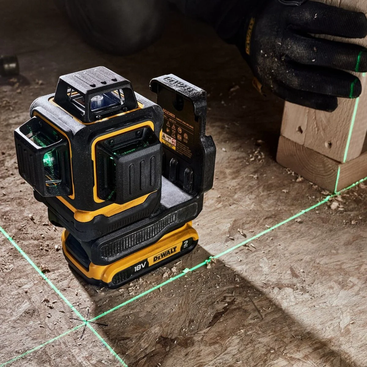 DeWalt Multiline Laser - 18V - Green Beam - Self Levelling - Image 5