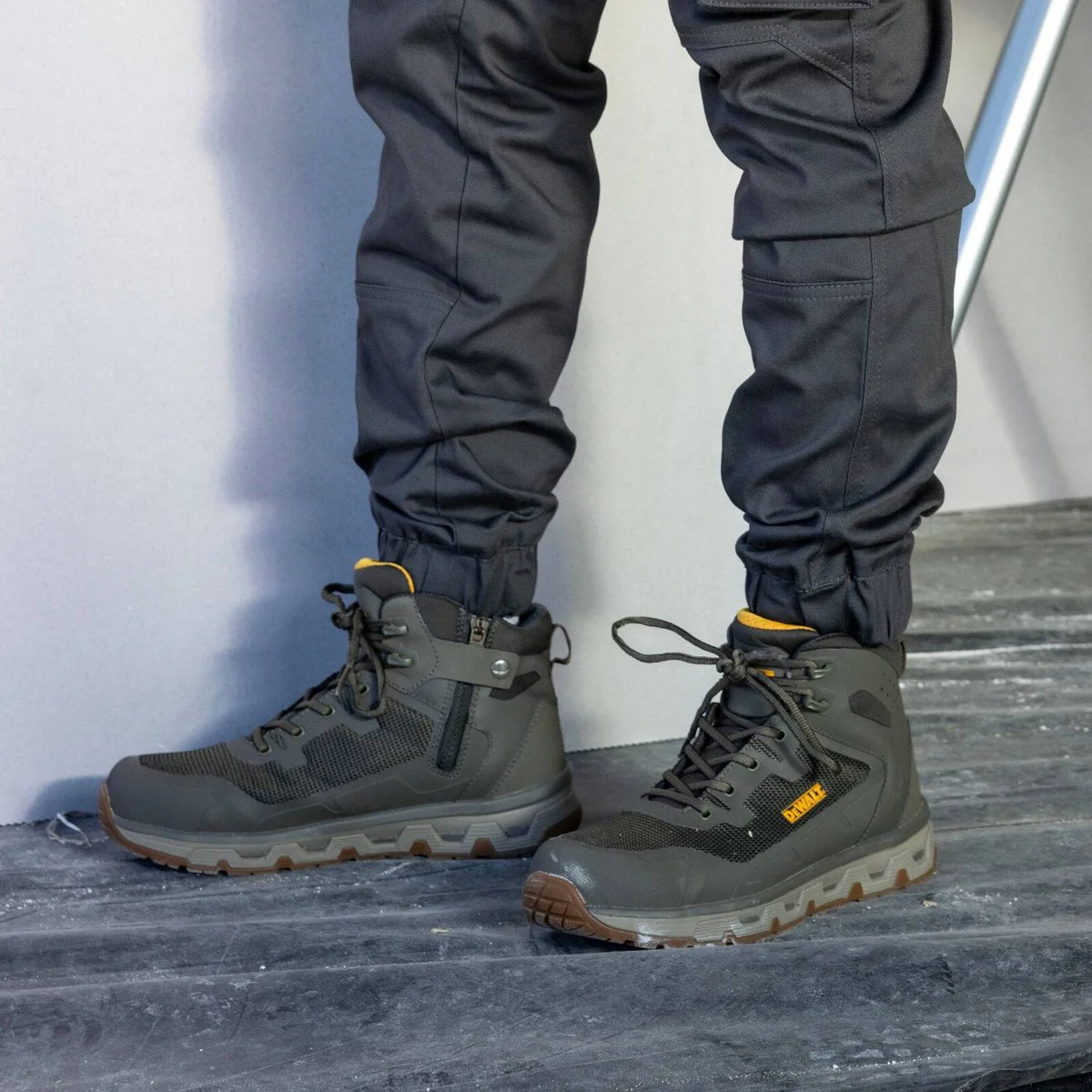 Dewalt Olive Forge Safety Work Boot Size 6 - Steel Cap - SRC Anti-Slip - Olive - Image 5