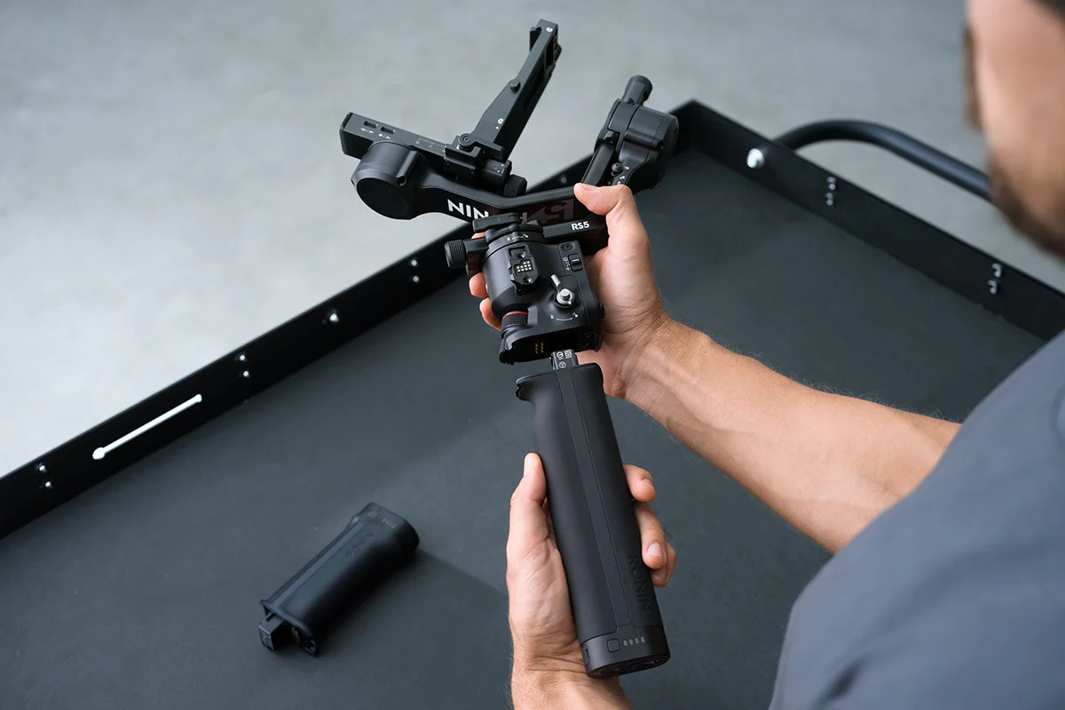 DJI RS 5 Combo Gimbal Stabiliser for DSLR and Mirrorless - Image 10