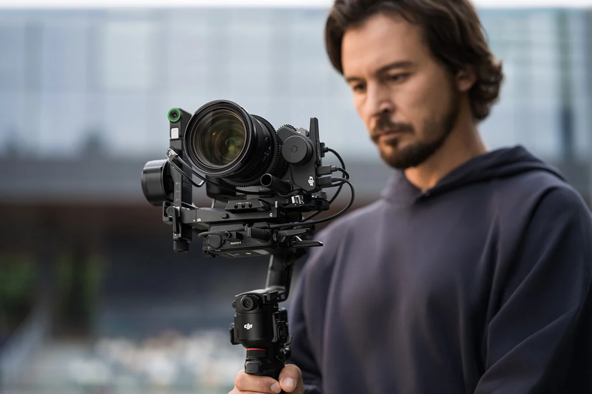 DJI RS 5 Combo Gimbal Stabiliser for DSLR and Mirrorless - Image 5