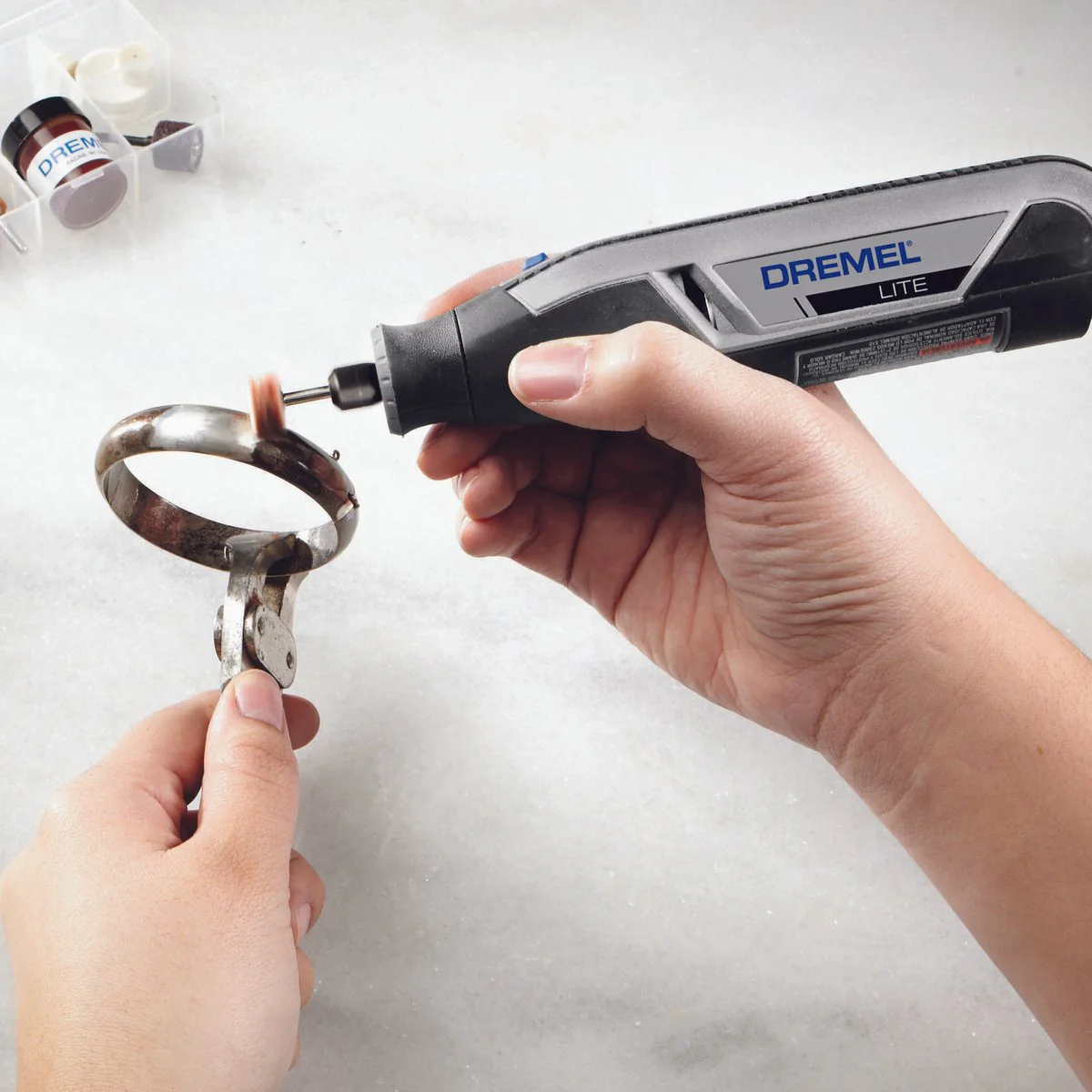 Dremel 4V 7760 Lite Cordless Rotary Tool Kit - 140mm x 195mm - Grey - Lightweight - Image 2