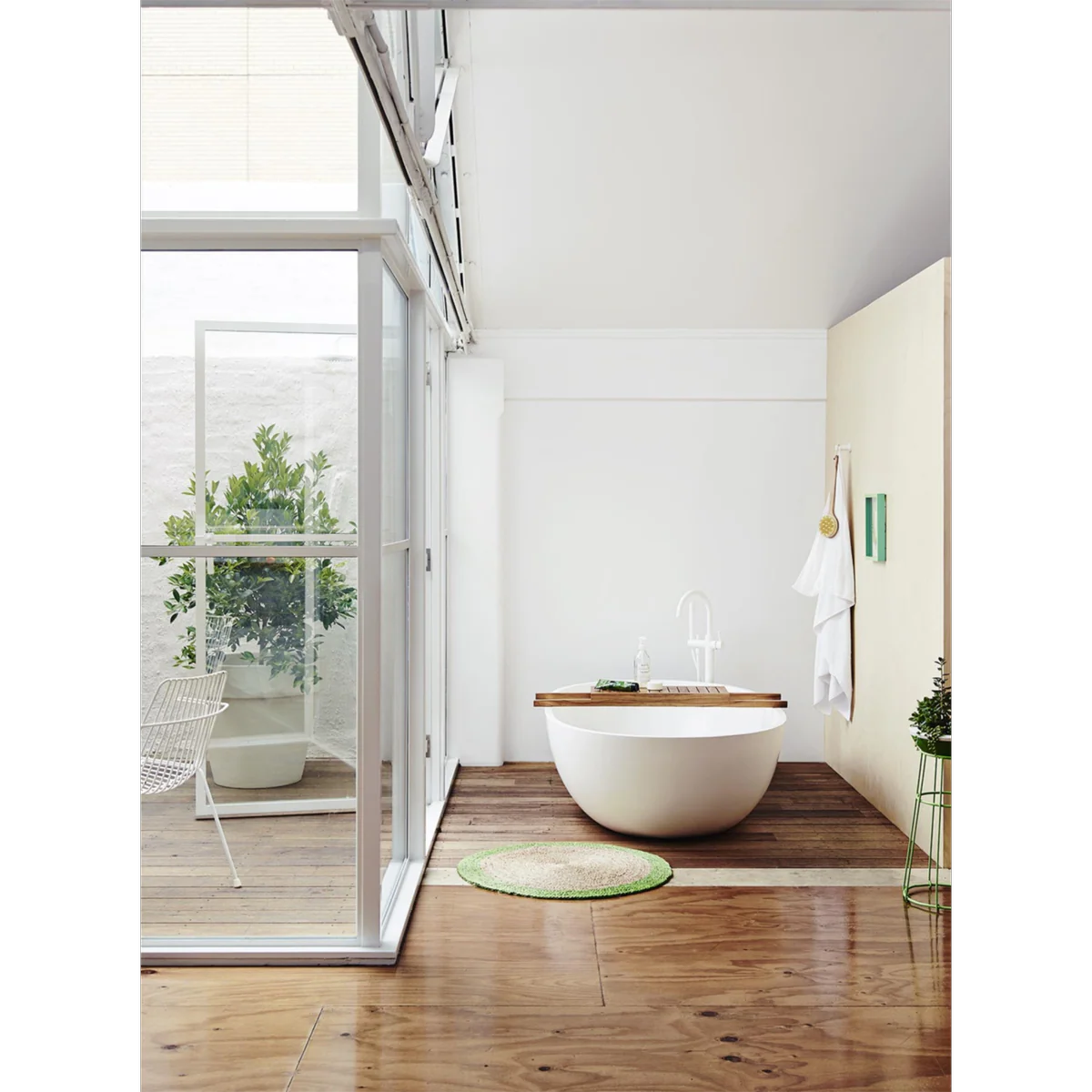 Dulux Interior Paint Wash Wear Plus 2L Semi Gloss Vivid White - Image 2