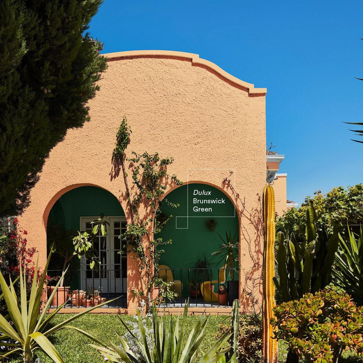 Dulux Weathershield Low Sheen Exterior Paint 1L Brunswick Green - Image 4
