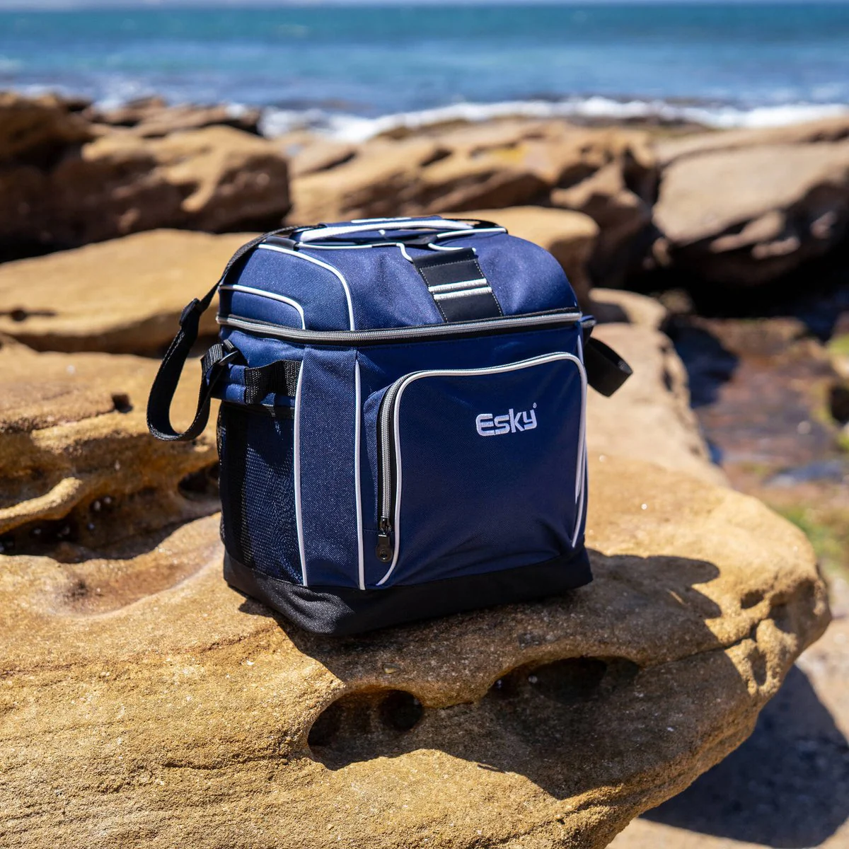 Esky 30 Can Soft Cooler Bag - 16L - Blue - Leak-Proof Insulation - Image 4