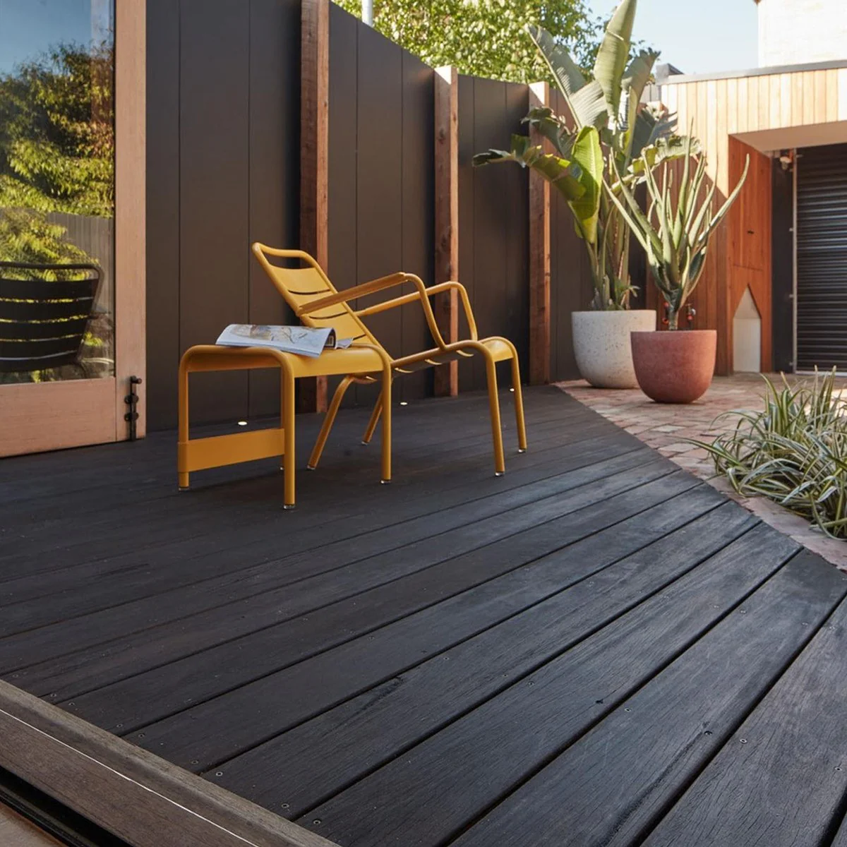 Feast Watson Decking Stain 250ml - Black Japan - Semi-Transparent Finish - Image 2