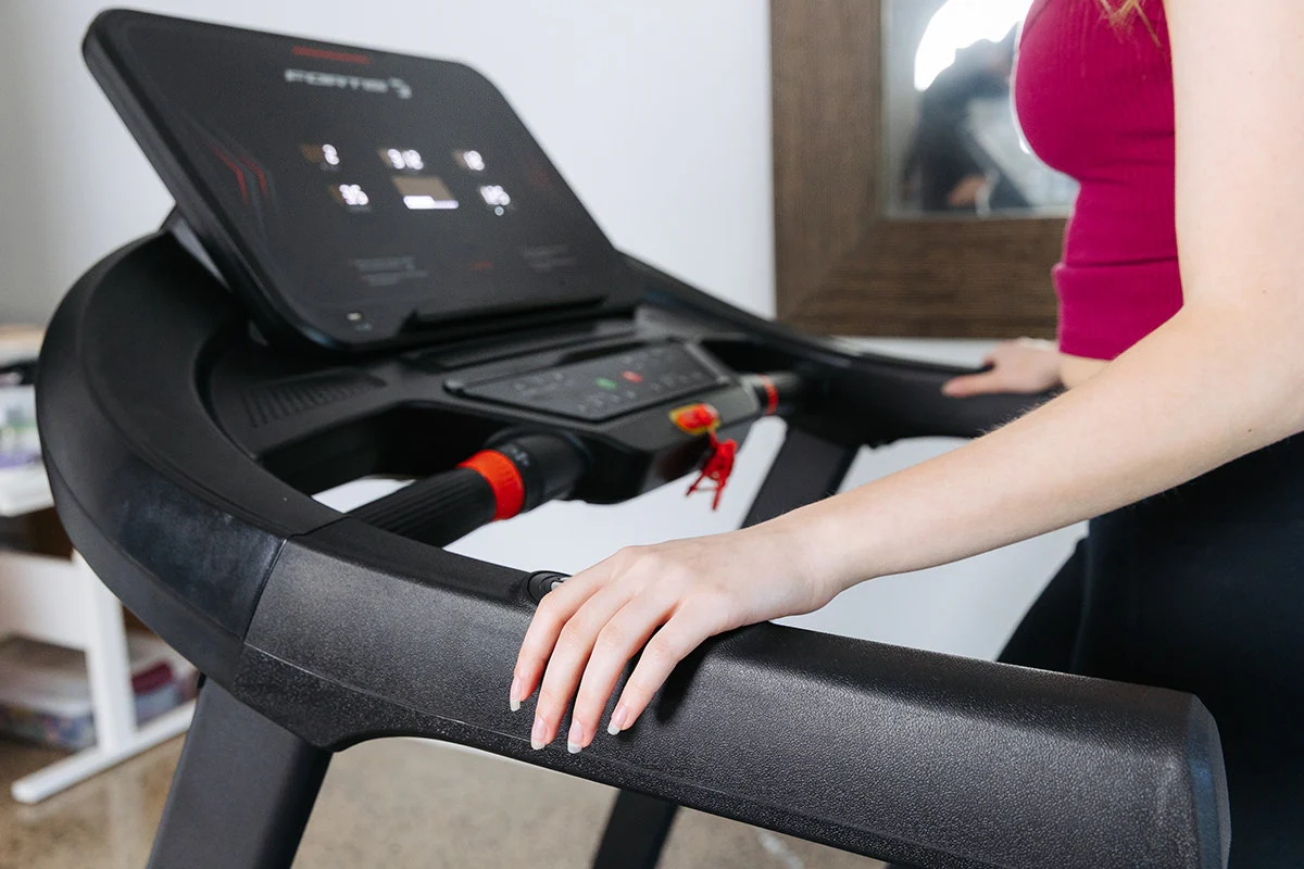 Fortis Foldable Incline Treadmill with 22 Levels & 3.5HP Motor - Image 3