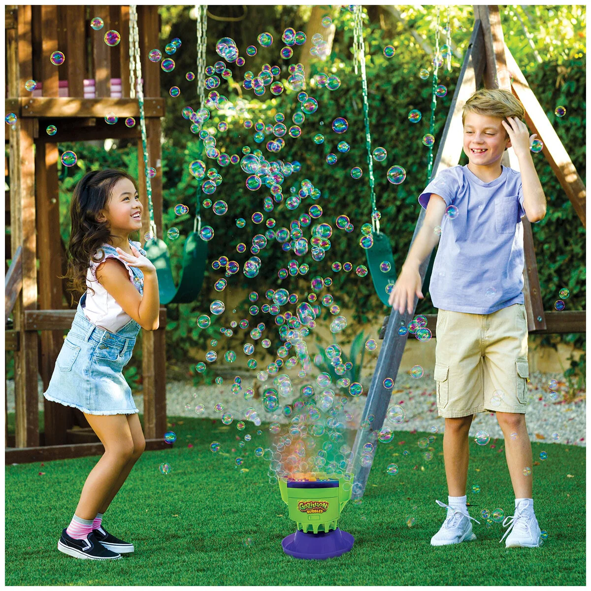 Funrise Bubble Machine 37648 Capacity 2.1L Rechargeable LED Light - Image 5