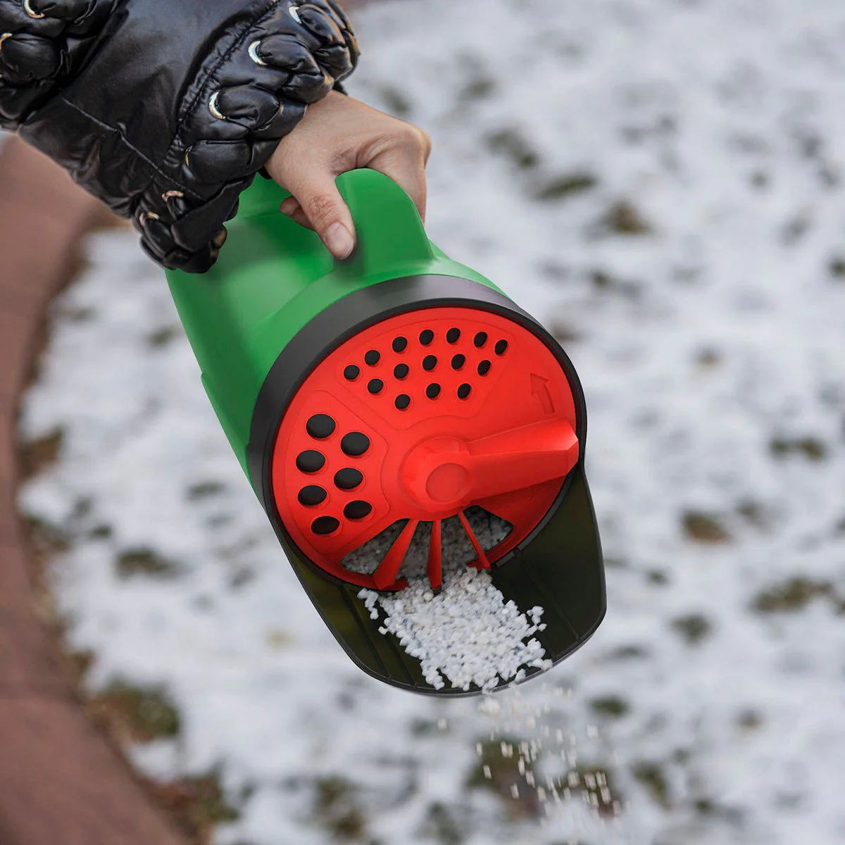 Garden Basics Spot Shaker - 2L Seed and Fertiliser Distributor - Adjustable Dial - Image 5