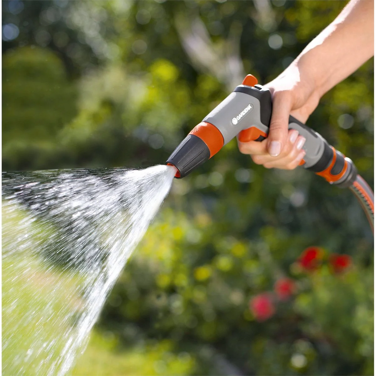 Gardena Trigger Gun Nozzle - 13mm - Plastic - Adjustable Spray - Image 3