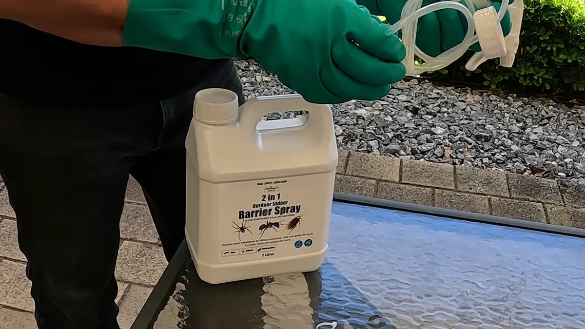 Gardeners Friend 2L Ready to Use 2 in 1 Barrier Spray - Indoor Outdoor Pest Control - Image 2
