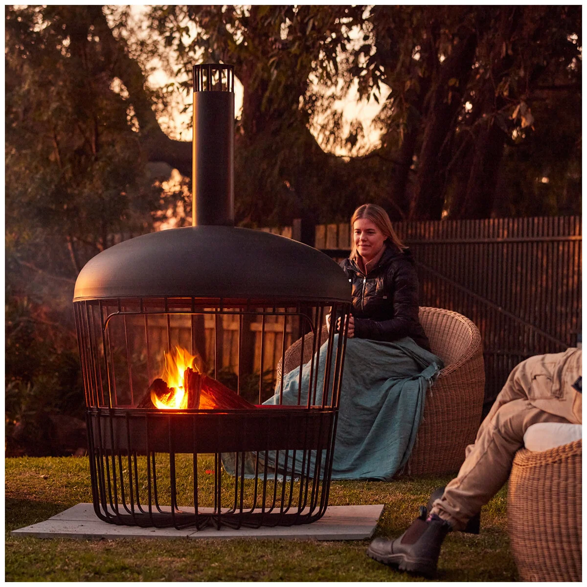 Glow Bastion Chimenea GLOW2417 Black Steel Wood Burning Stylish - Image 3