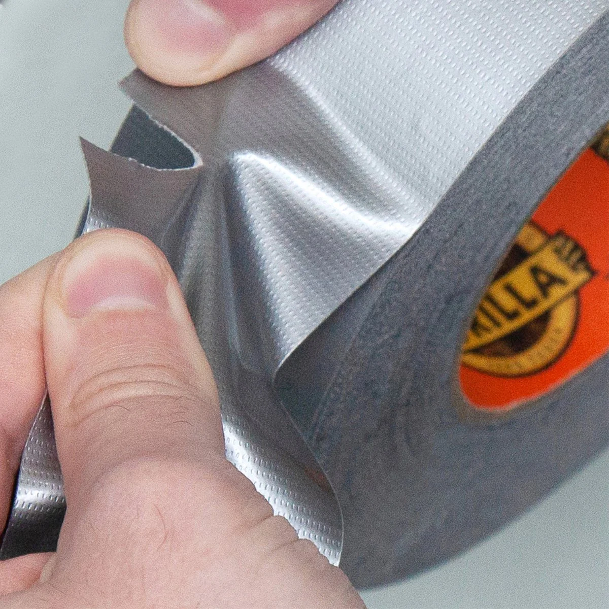 Gorilla Silver Cloth Tape - 48mm x 9m - Strong Adhesive - Weather Resistant - Image 2