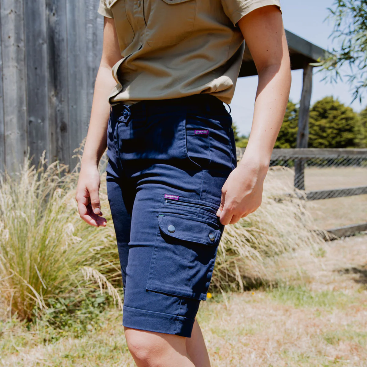 Green Hip Cargo Shorts - Women's Size 8 - Navy Blue - Comfort & Style - Image 4