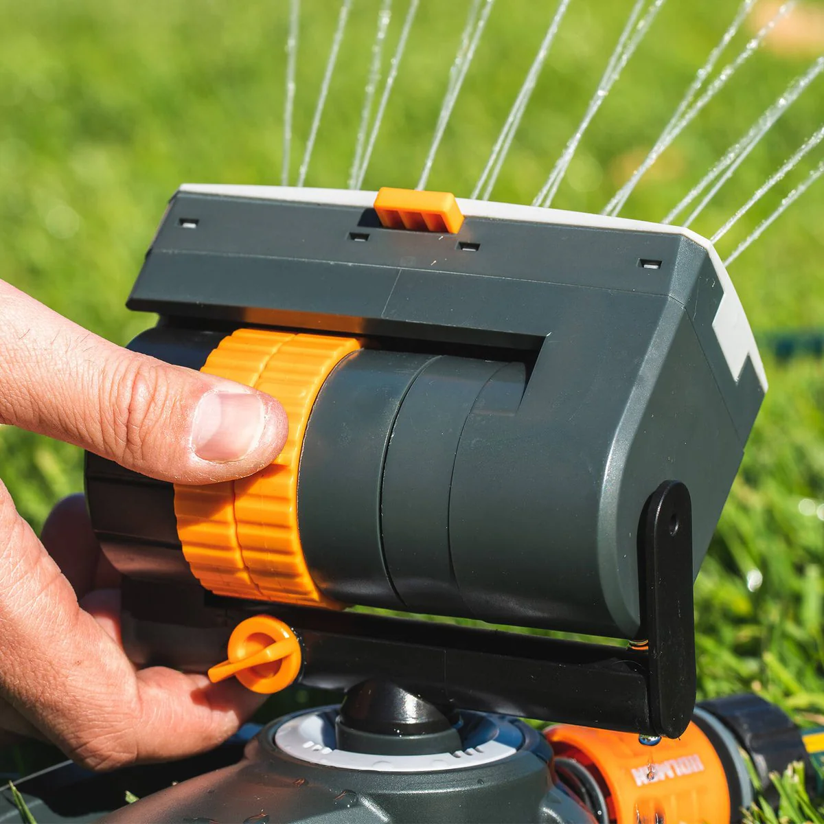 Holman Mini Oscillator Sprinkler on Base - 360m² Coverage - Durable Plastic - Image 4