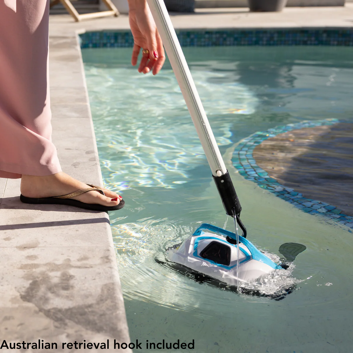 Hy-Clor i1 Cordless Robotic Pool Cleaner - 3.5kg - Up to 70,000L - Efficient Cleaning - Image 4