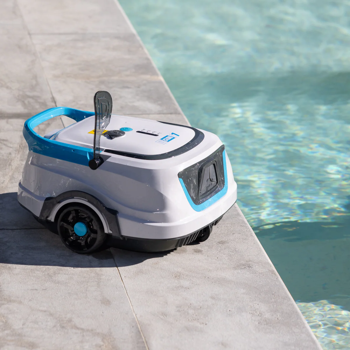 Hy-Clor i1 Cordless Robotic Pool Cleaner - 3.5kg - Up to 70,000L - Efficient Cleaning - Image 5