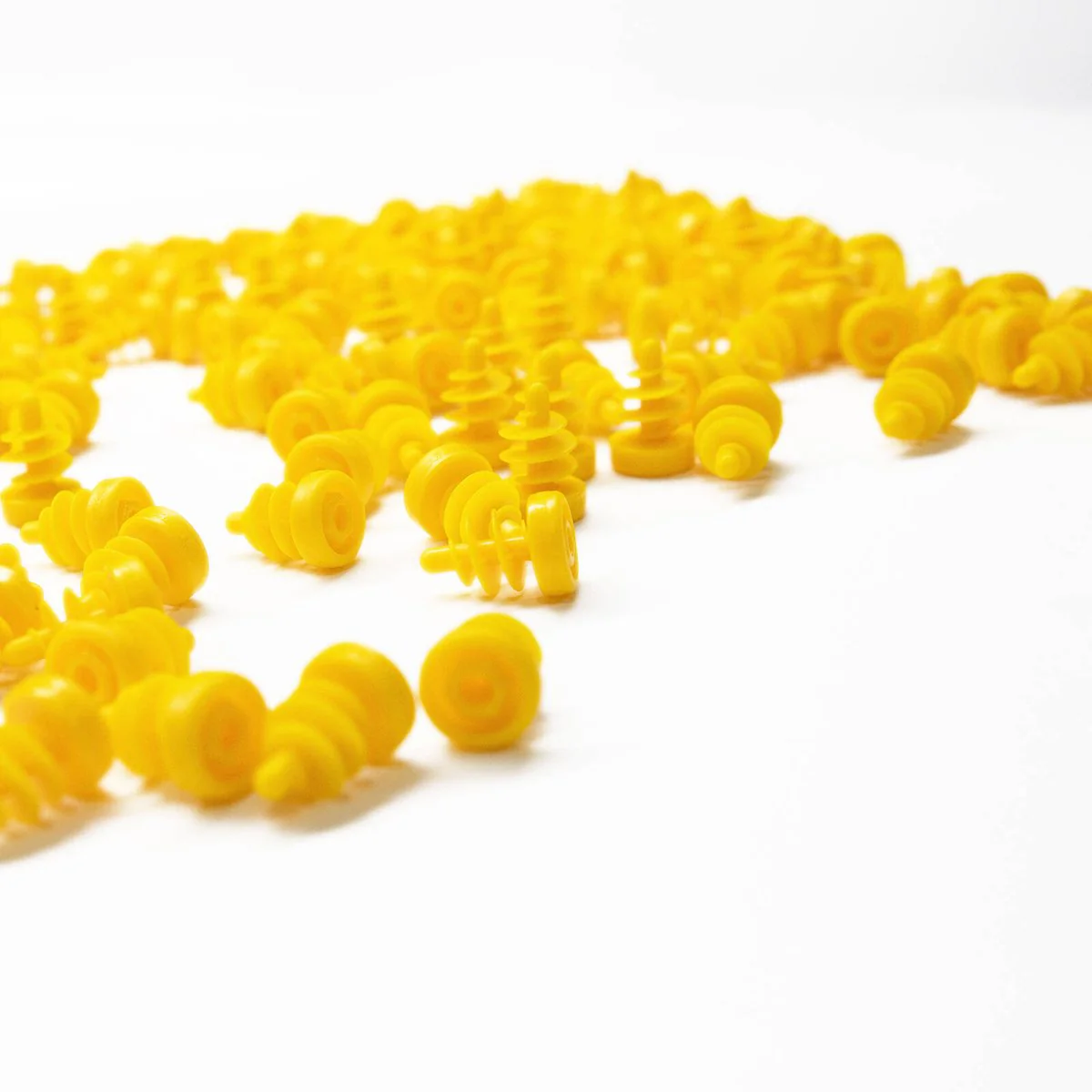I-Create Mini Screws 100 Pack - 1-3 Cardboard Layers - Yellow - Reusable - Image 3
