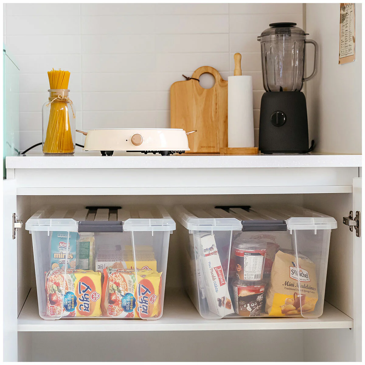 IRIS Buckle-Up Storage 42L Capacity 3 Pack Clear Stackable Plastic - Image 4