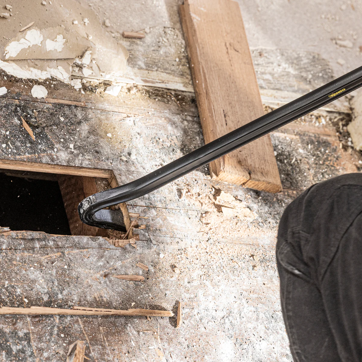 Kango Wrecking Bar - 900mm - Heat-Treated Steel - Nail Extraction Tool - Image 4